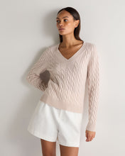 Load image into Gallery viewer, N.Peal Women's Frankie Cable V Neck Cashmere Jumper Dusk Pink
