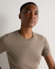 Load image into Gallery viewer, N.Peal Women's Lottie Cashmere T-Shirt Vintage Khaki Green
