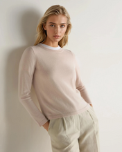 Load image into Gallery viewer, N.Peal Women's Hallie Round Neck Cashmere Jumper Dusk Pink
