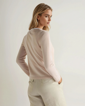 Load image into Gallery viewer, N.Peal Women's Hallie Round Neck Cashmere Jumper Dusk Pink
