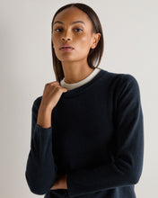 Load image into Gallery viewer, N.Peal Women's Hallie Round Neck Cashmere Jumper Indigo Blue
