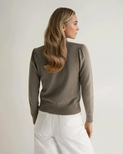 Load image into Gallery viewer, N.Peal Women's Metal Trim V Neck Cashmere Jumper Vintage Khaki Green
