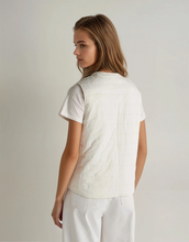Load image into Gallery viewer, N.Peal Women's Ultra Lightweight Cotton Blend Gilet New Ivory White
