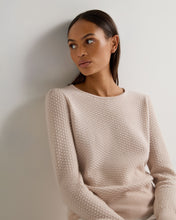 Load image into Gallery viewer, N.Peal Women's Tuck Stitch Cashmere Jumper Dusk Pink
