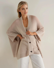Load image into Gallery viewer, N.Peal Women's Mesh Stitch Cashmere Cape Ecru White Sparkle
