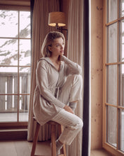 Load image into Gallery viewer, N.Peal Women&#39;s Metal Trim Hooded Cashmere Cardigan Snow Grey
