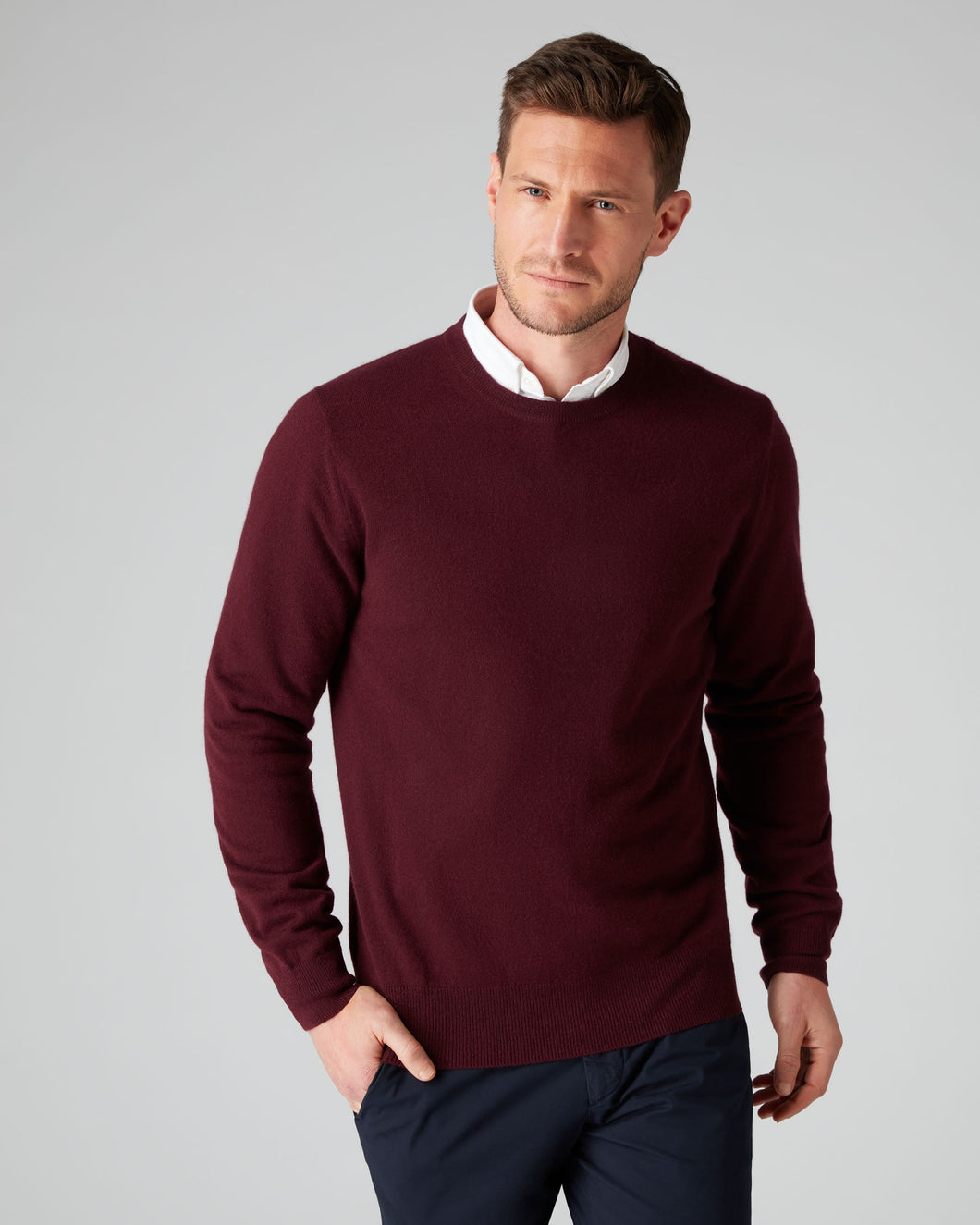 N.Peal Men's The Oxford Round Neck Cashmere Jumper Mulled Wine Red