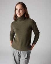 Load image into Gallery viewer, N.Peal Women&#39;s Chunky Roll Neck Cashmere Jumper Dark Olive Green
