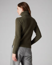 Load image into Gallery viewer, N.Peal Women&#39;s Chunky Roll Neck Cashmere Jumper Dark Olive Green
