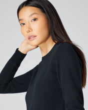 Load image into Gallery viewer, Round Neck Cashmere Sweater Black
