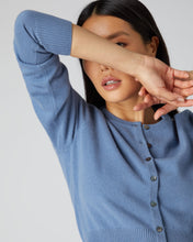Load image into Gallery viewer, N.Peal Women&#39;s Long Sleeve Cropped Cashmere Cardigan Alpine Blue
