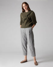 Load image into Gallery viewer, N.Peal Women&#39;s Round Neck Cable Cashmere Jumper Dark Olive Green
