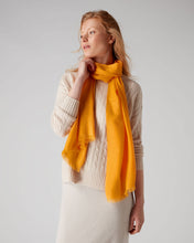 Load image into Gallery viewer, N.Peal Women's Pashmina Cashmere Stole Satsuma Orange
