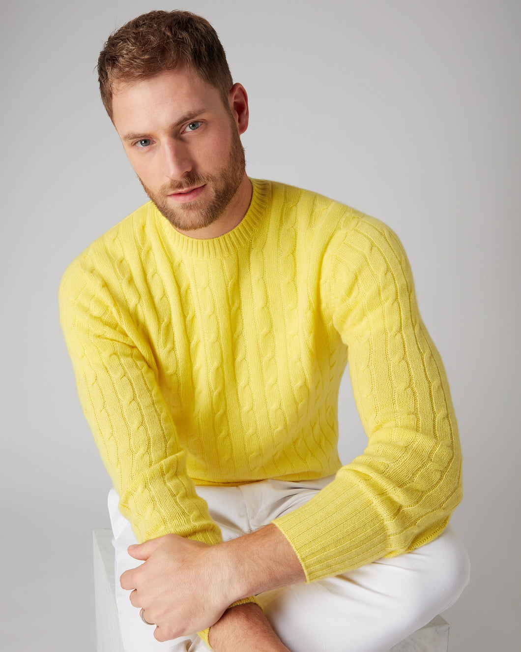 N.Peal Men's The Thames Cable Cashmere Jumper Sunshine Yellow