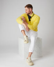 Load image into Gallery viewer, N.Peal Men&#39;s The Thames Cable Cashmere Jumper Sunshine Yellow
