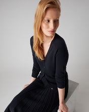 Load image into Gallery viewer, N.Peal Women&#39;s V Necked Cashmere Cardigan Navy Blue
